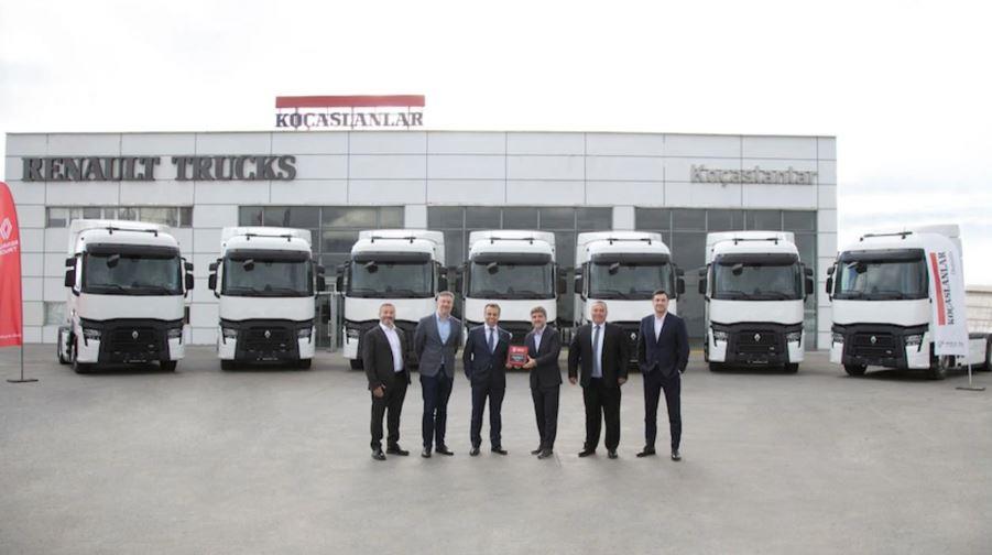 ARCLOG, RENAULT TRUCKS İLE 10 YILLIK İŞ BİRLİĞİNİ 100 YENİ ARAÇLA GÜÇLENDİRİYOR